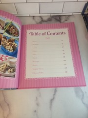 The Disney Princess Cookbook 2013 First Edition Hardcover 144 Pages SHIPS FREE