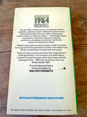 1984 George Orwell Signet Classic PB Walter Cronkite Preface Vintage Paperback