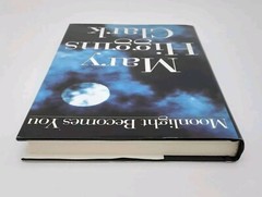 Moonlight Becomes You by Mary Higgins Clark Hardcover 255 Pages Suspenseful