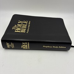 USED Prophecy Study Bible (2008 Black Leathersoft) – Amazing Facts Commentary