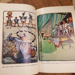 1961 Marvelous Land of Oz With 16 Color Plates! L. Frank Baum Vintage Paperback