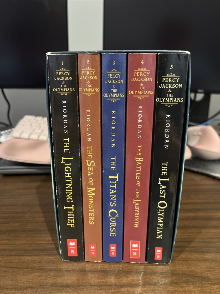 Piercy Jackson & The Olympians The Complete Series Boxed Set -Rick Riordan Books