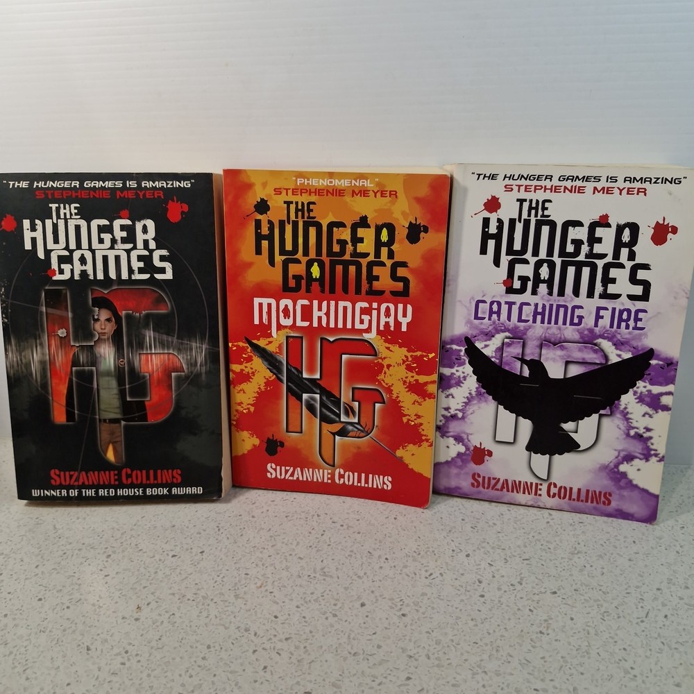 The Hunger Games Complete Trilogy Books 1-3 by Suzanne Collins Mockingjay Fire