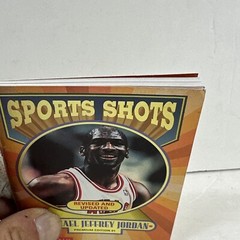 HOF MICHAEL JORDAN 1995 PREMIUM EDITION 44 PAGE 2.5 IN. BY 4 IN. BOOKLET #1