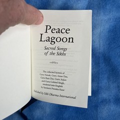 PEACE LAGOON Sacred Songs 6th Edition Compact Sikh Dharma Gold Glided pages