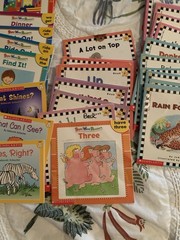81 Kids Scholastic Readers Mostly Phonics & Some Sight