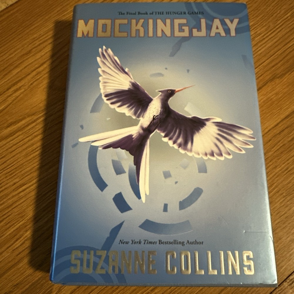 Mockingjay (Hunger Games, Book Three) by Suzanne Collins (2010, Hardcover)
