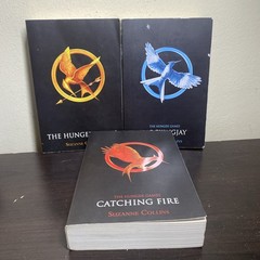 The Hunger Games Trilogy Boxed Set PB Scholastic 2013 Catching Fire Mockingjay