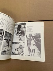 Vtg. ANNE FRANK IN THE WORLD by DE WERELD VAN 1929-1945 PB 1985 Illustrated Book
