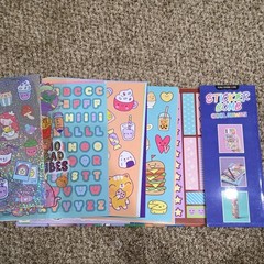 Kaliedoscope (Hinkler) Sticker Bomb „Cool Kawaii” (Hard Cover) Stickers + Book