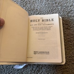Cambridge Bible KJV White French Morocco Bonded Leather Slipcase Brevier Text