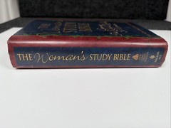 Woman’s Study Bible NKJV Opening the Word of God to Women – Thomas Nelson (1995)