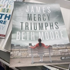 JAMES Mercy Triumphs Beth Moore Leader Kit – 6 DVDs Leader Guide Member Book