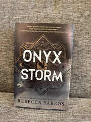 ONYX STORM Deluxe Limited EDITION BOOK HARDCOVER IN HAND