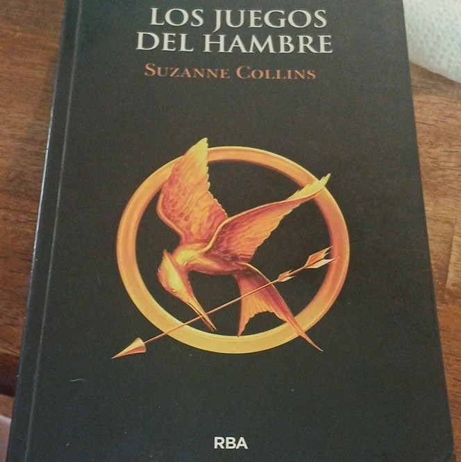 Los Juegos del Hambre (Spanish Edition) – Paperback – VERY GOOD