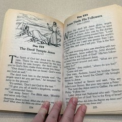 Vintage 1995 Bedtime Bible Story Book Paperback 110+ Illustrations 365 Stories