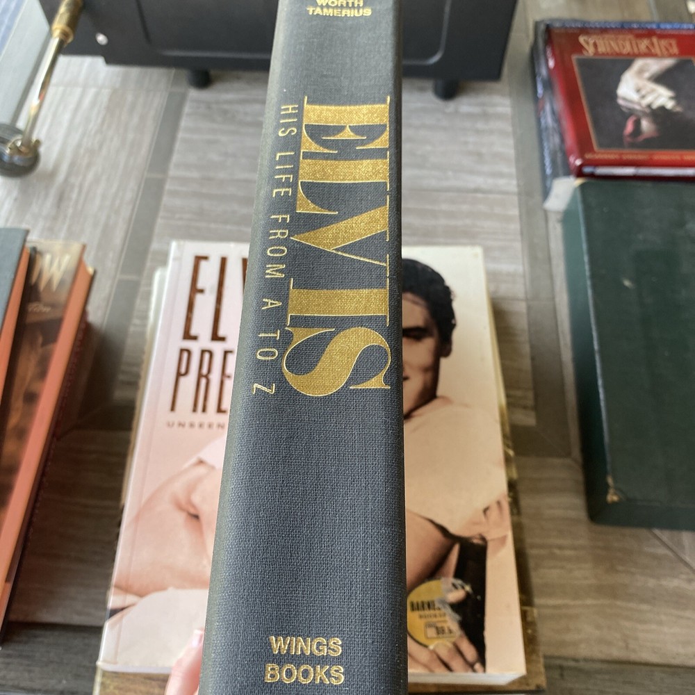 „Elvis His Life From A to Z” 620 pages. By Fred Worth, Steve Tamerius HC B88