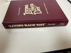 The ArtScroll Ser.: Living Each Day by Abraham J. Twerski (1988, Hardcover)