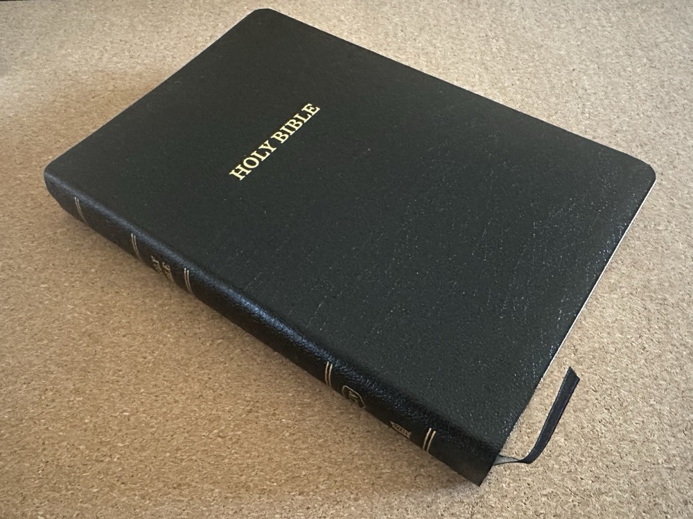 KJV Comfort Print Reference Giant Print Bible Black Bonded Leather Red Ltr 2016