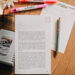 The Daily Grace Co Redeeming Your Phone Time Booklet