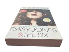 Daisy Jones & The Six: Reese’s Book Club – Taylor Jenkins Reid