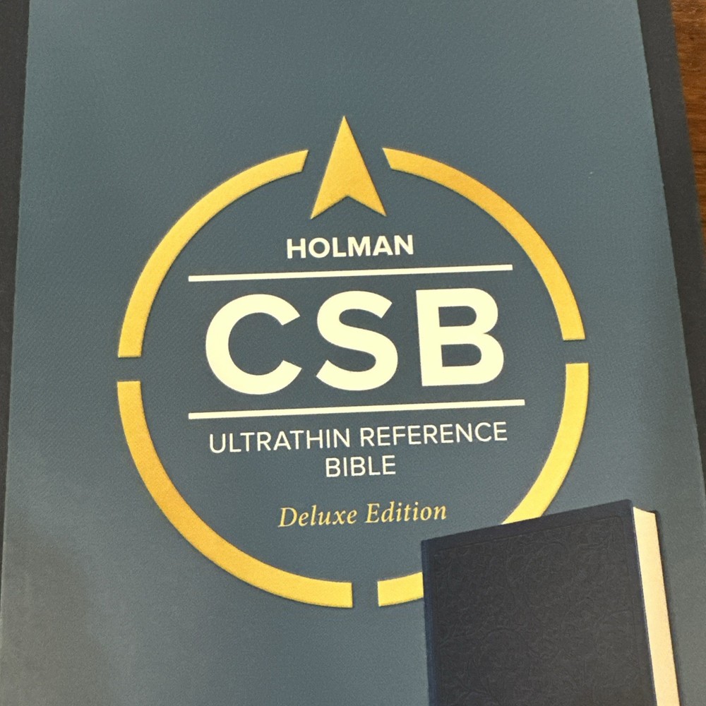 Holman CSB Ultrathin Reference Bible, Navy LeatherTouch, Deluxe Edition
