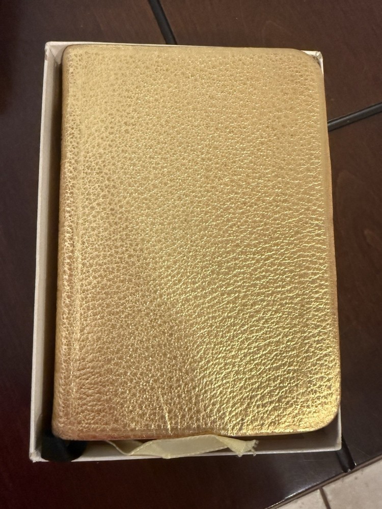 vintage Holy Bible authorized KJV LIMP GOLD LEATHER BINDING INDIA PAPER READ