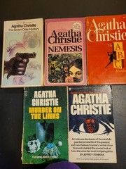 Vtg LOT OF 5 Agatha Christie Paperback Books.
