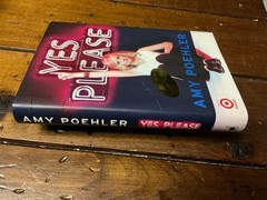 ** SIGNED 1st Edition ** AMY POEHLER ** YES PLEASE ** W/COA ** (HC/DJ) **