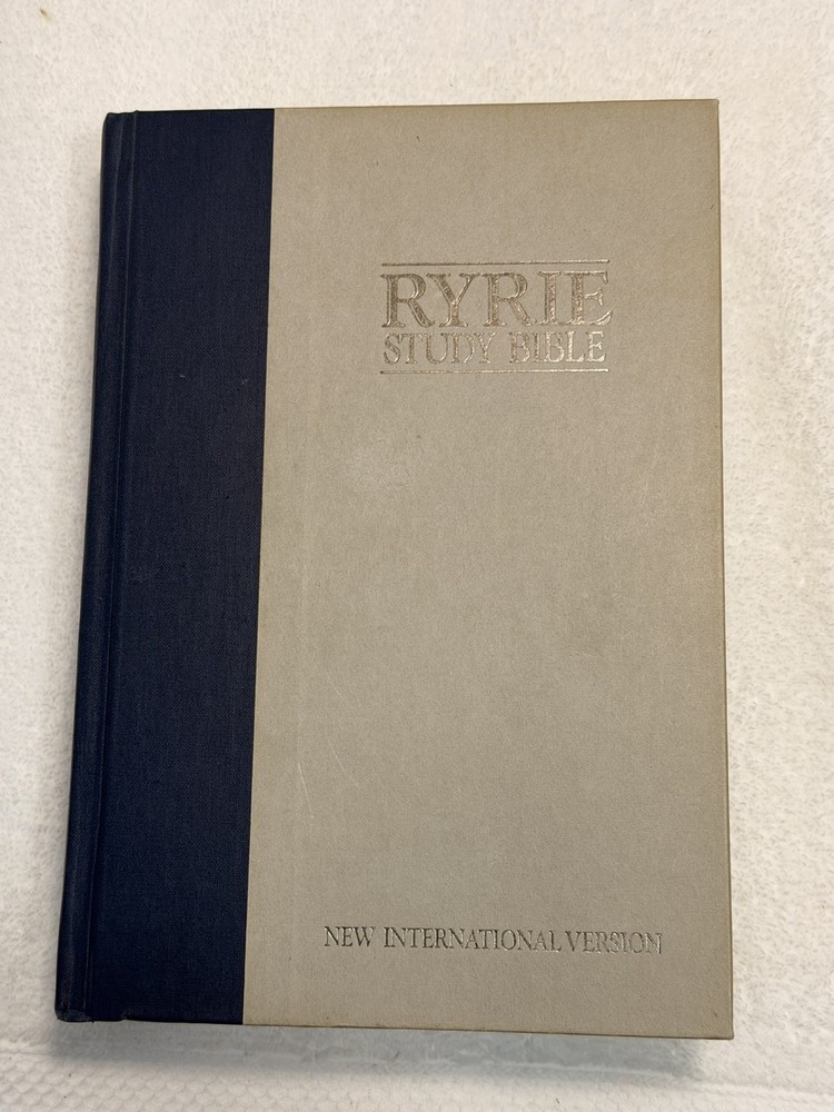 1986 RYRIE STUDY BIBLE ’84 NIV NEW INTERNATIONAL. BLUE AND SILVER HC NICE