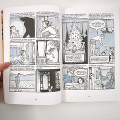 Fun Home Family Tragicomic Graphic Memoir Paperback Book Alison Bechdel 2006