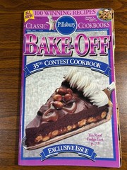 Pillsbury 35th Bake Off Classic cookbook Recipes#134 PB 110 pages Apr 1992 VTG