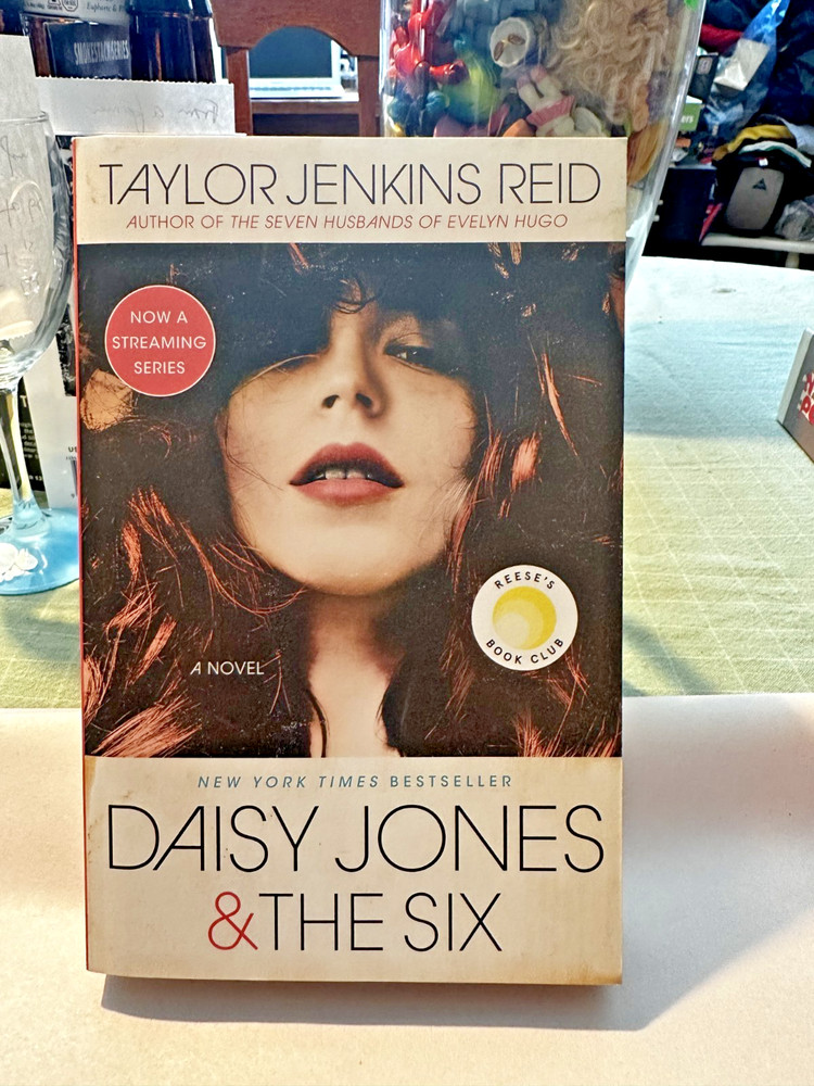 Daisy Jones and the Six: Reese’s Book Club : A Novel by Taylor Jenkins Reid…