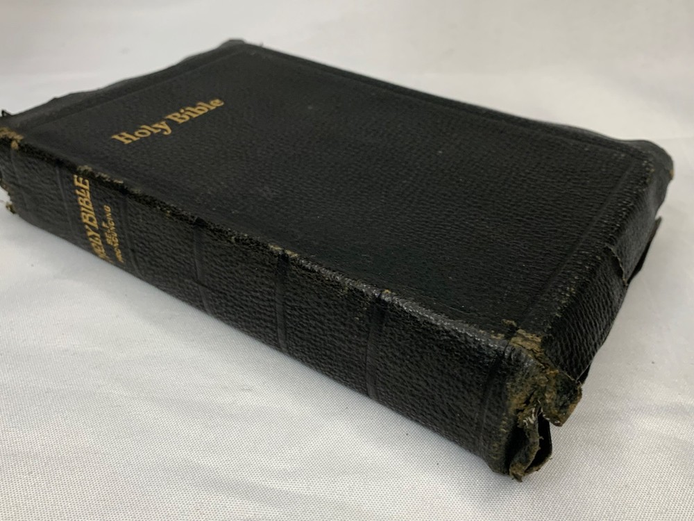 THE HOLY BIBLE King James Version SELF-PRONOUNCING 1940s National Bible Press