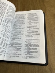 NIV Thinline Holy Bible Black Pattern Leathersoft 2011 Zondervan Good Condition