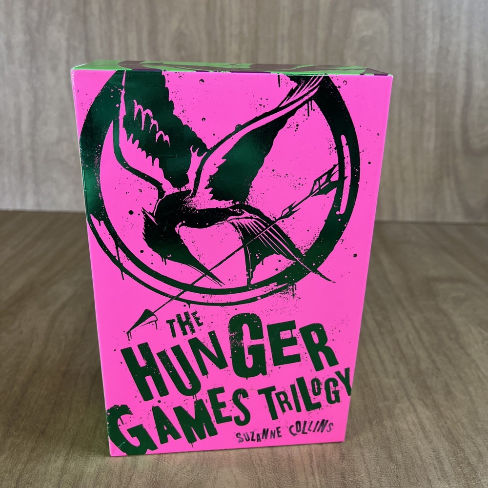 Hunger Games Trilogy: Propaganda Edition 3 Book Box Set Very Good Condition