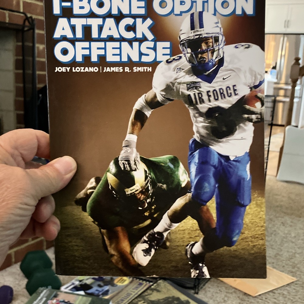 Coaches Choice Coaching the I-Bone Option Attack Offense HC Lozano & Smith