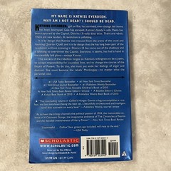 Mocking Jay by Suzanne Collins (Trade Paperback) Hunger Games Series