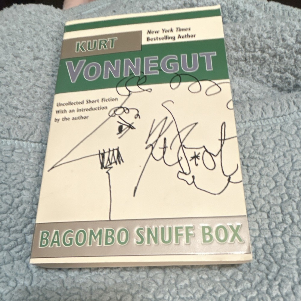 Bagombo Snuff Box Paperback by Kurt Vonnegut, Penguin 2000 Short Stories