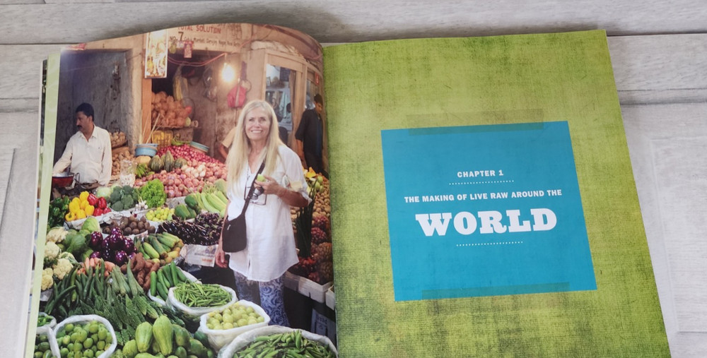 Live Raw Around the World recipes guide lifestyle paperback 2013 212 pages nice