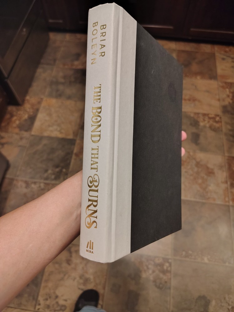 The Bond That Burns (Deluxe Edition) (Hardcover) Without Dust Jacket