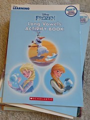 Phonics Reading Program Disney Frozen Boxed Set Scholastic 12 Books Short/Long