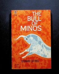 The Bull of Minos Leonard Cottrell 1962 PB Grosset Universal Library NM 9.4