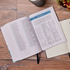 NKJV, Word Study Reference Bible, Leathersoft, Turquoise, Red Letter, Comfort…