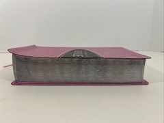 The Everyday Life Bible Fashion Edition Pink Soft Leather Cover 2009 *READ, SEE*