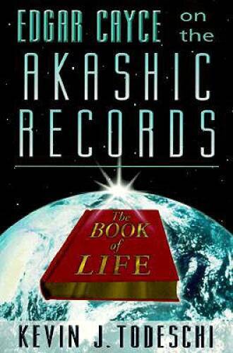 Edgar Cayce on the Akashic Records: The Book of Life – Paperback – VERY GOOD