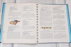 Betty Crocker Hostess cookbook 1970 illustrated & photos 168 pages variety menus