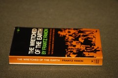The Wretched of the Earth by Frantz Fanon 1968 PB 1st Print Black Cat Grove