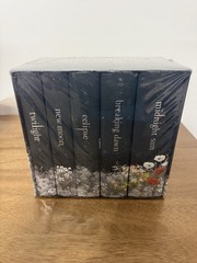 BRAND NEW! Sealed! The Twilight Saga Deluxe Collection Stephenie Meyer