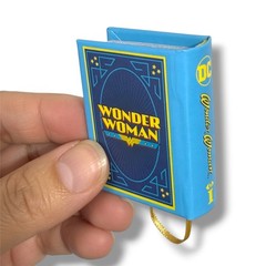 DC comics Wonder Woman collectible hardcover w/slip case 192 pages illustrated